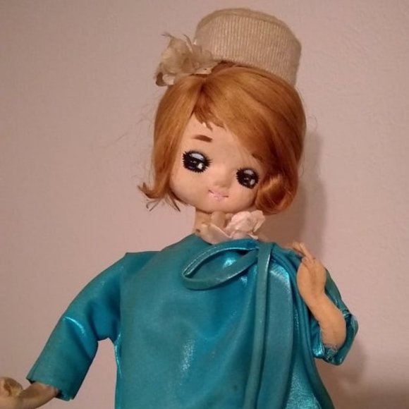 Rare 60's Retro Mod MCM Beautiful Big Eye Doll, Blue Satin Dress, Pillbox Hat - Picture 4 of 9